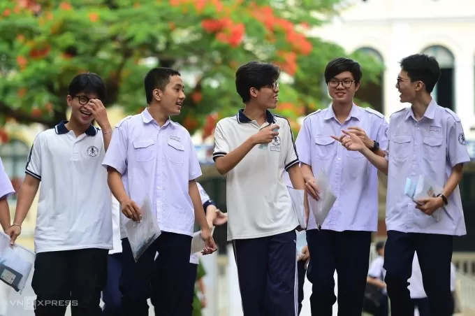 Công bố đề tham khảo thi tốt nghiệp THPT 2024